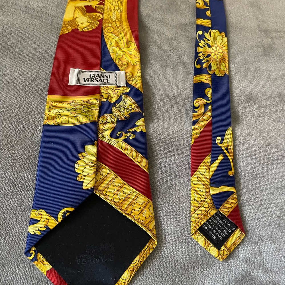 Gianni Versace men’s tie.